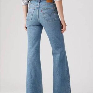 Levi's Women's Light Blue Ribcage Flare Jeans